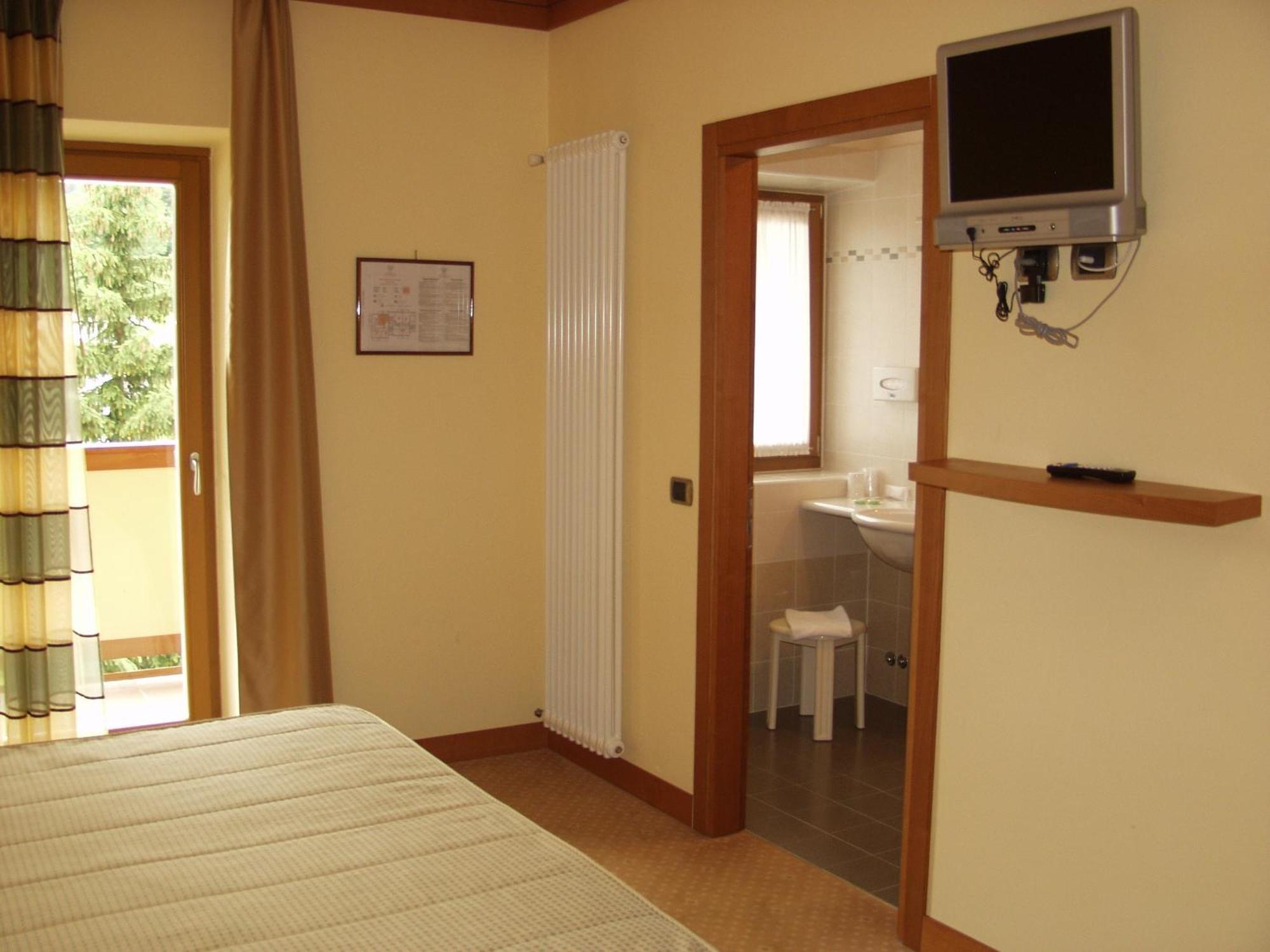 Relais San Giusto Hotel Campitello di Fassa Luaran gambar