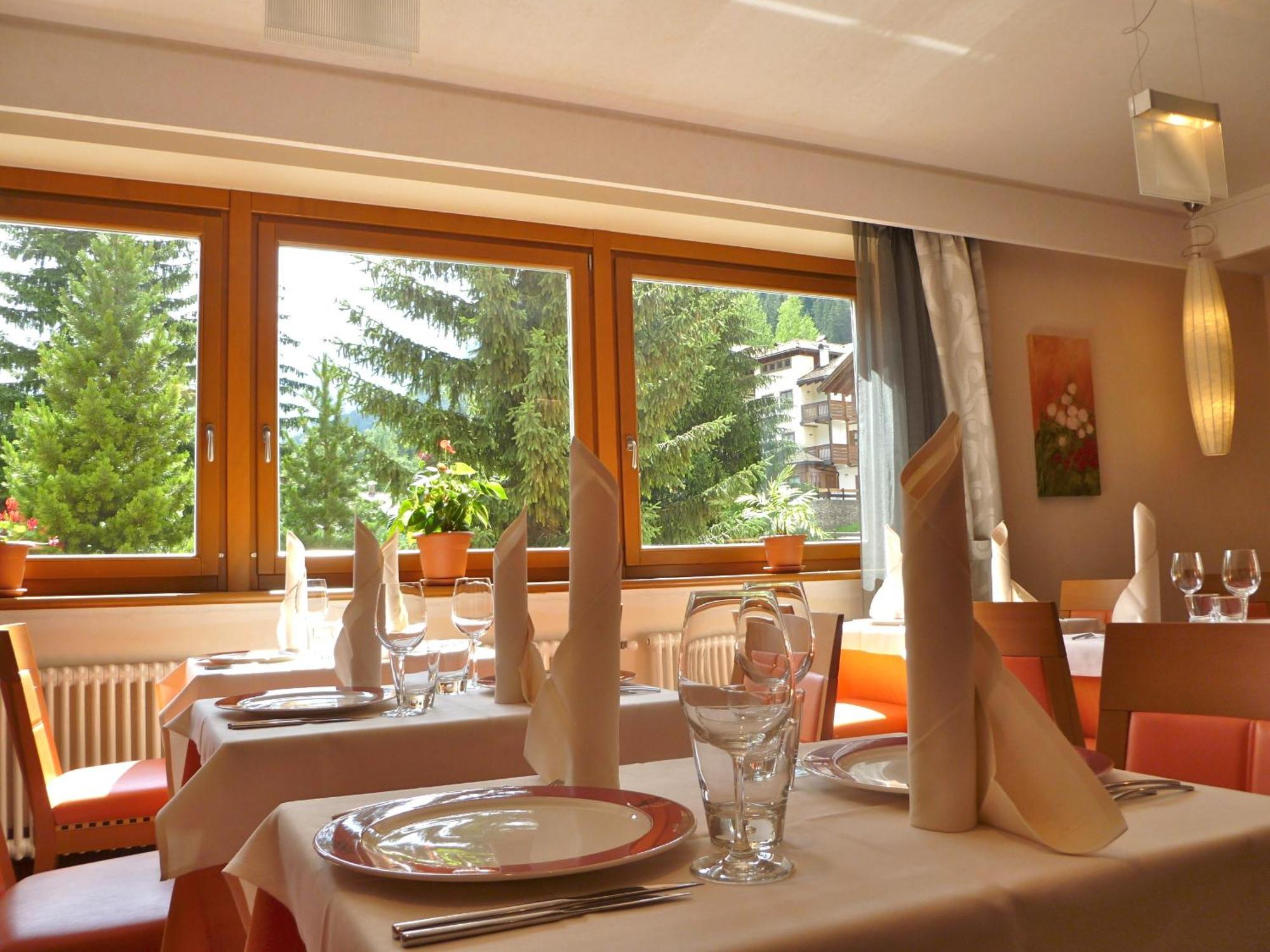 Relais San Giusto Hotel Campitello di Fassa Luaran gambar